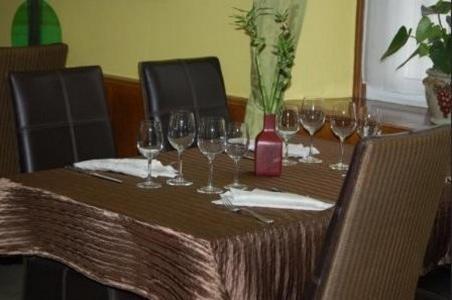 Hotel A La Grace De Dieu บรี-กงต์-โรแบร์ ภายนอก รูปภาพ