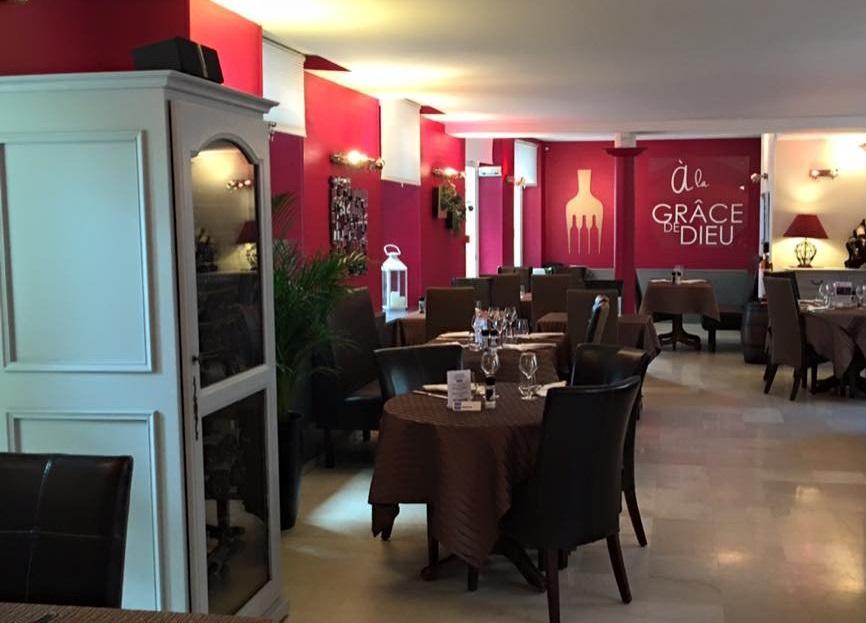 Hotel A La Grace De Dieu บรี-กงต์-โรแบร์ ภายนอก รูปภาพ